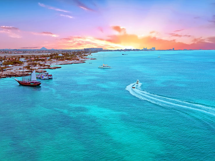 Aruba is a perfect mashup of culture and landscapes © Steve Photography / Shutterstock