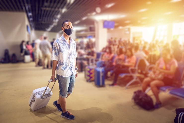 Masks are now mandatory on European flights &copy; Piyamas Dulmunsumphun / EyeEm