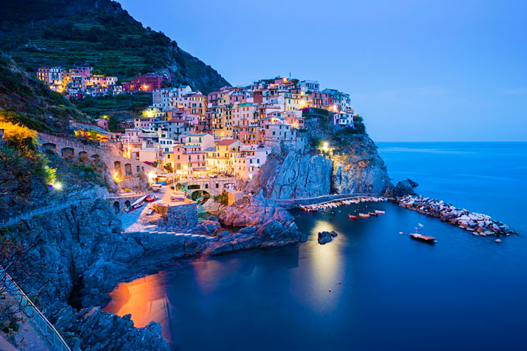 The village of Manarola, Cinque Terre © Justin Foulkes / Lonely Planet
