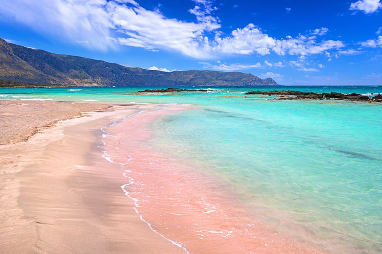 Elafonissi beach's pink sands might tempt you to Crete during winter © Mustang_79 / Getty Images