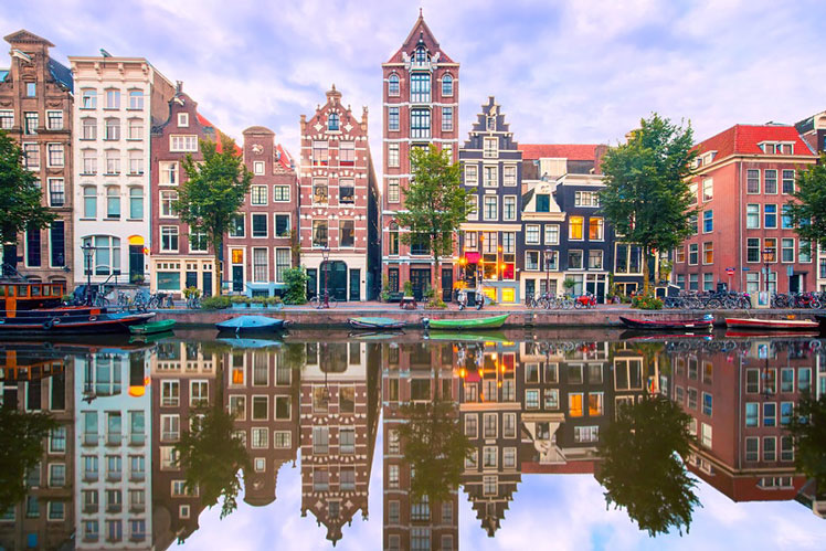 US citizens will soon be able to travel to Amsterdam on select flights without quarantine &copy;KavalenkavaVolha/Getty Images