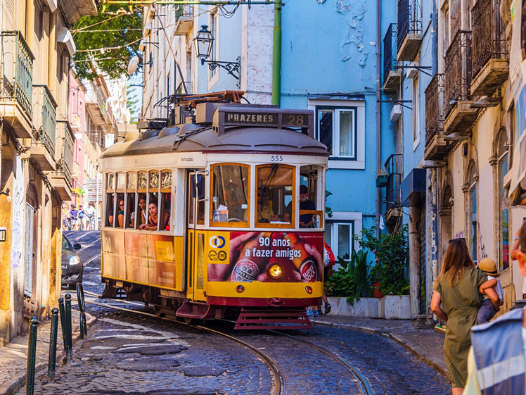 85% of people in Lisbon now live within 300m of a green space. © Pere Rubi/Shutterstock
