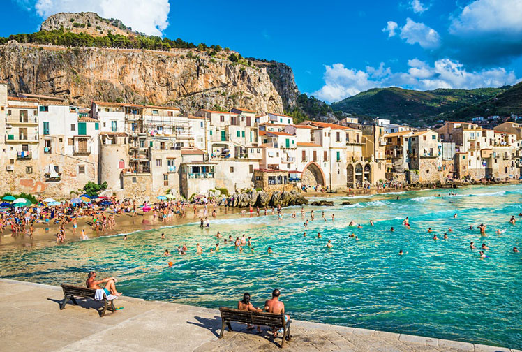 In Sicily, Cefalù is trending for all-inclusive travelers © leonori/Shutterstock