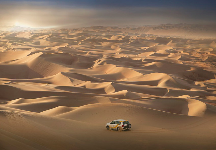 Drive off-road in Abu Dhabi ©Buena Vista Images/Getty Images