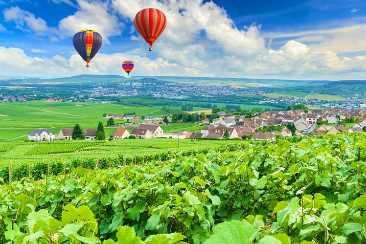 Here's what you need to know about visas for visiting France © Miki Studio / Shutterstock