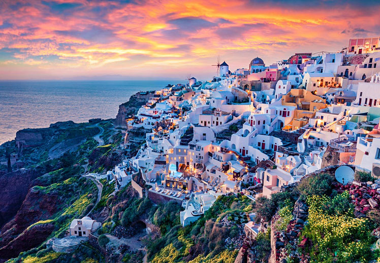 Greece is vaccinating island residents to boost tourism © Andrew Mayovskyy/Shutterstock