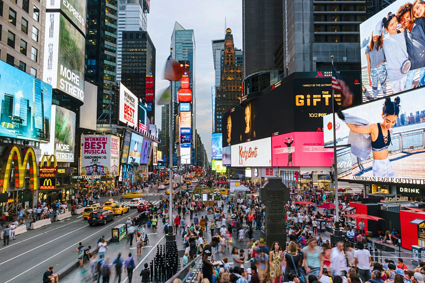 Navigating New York City may seem impossible. These tips will make for a smooth trip &copy; Guillaume Gaudet / Lonely Planet