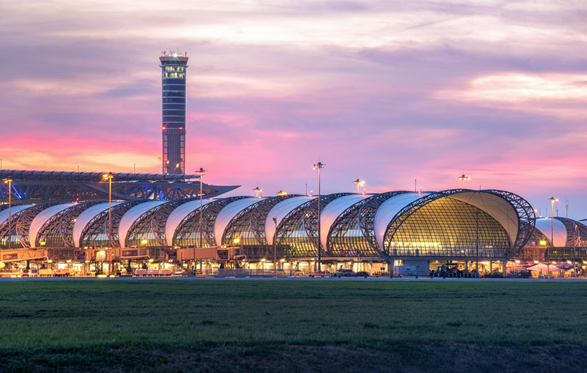 The exterior of Suvarnabhumi Airport during dusk © nhungboon / Shutterstock