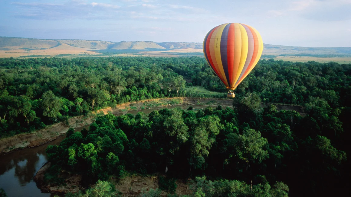 Attractions such as ballon rides over the Masai Mara National Reserve make Kenya one of Africa's most popular tourism destinations.
