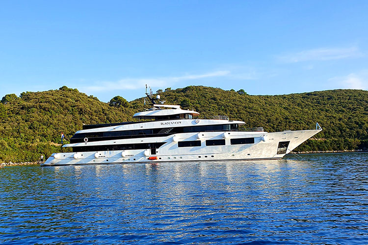 Guests can explore the country from a private luxury boat © Cruise Croatia