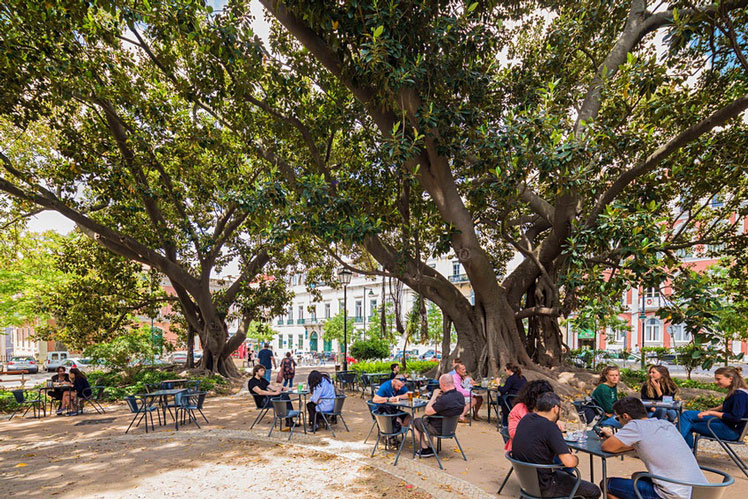Most people in Lisbon live within 300m of a green space © Hemis / Alamy Stock Photo
