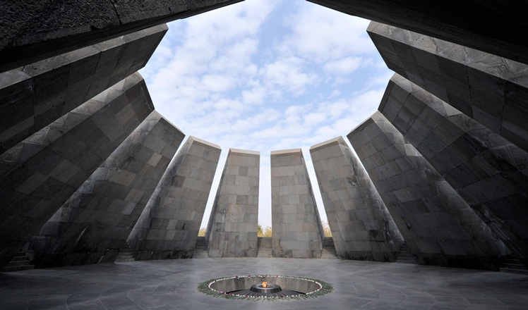 Eternal flame in Tsitsernakaberd memorial©Lampochka/Getty Images