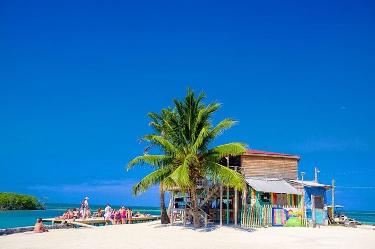 Belize is reopening to vaccinated tourists © Fotos593 / Shutterstock