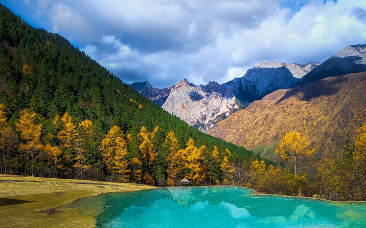May is a great time to visit Jiuzhaigou National Park ©Dulyanut Swdp/Getty Images